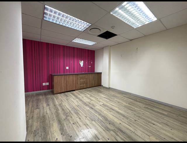1,929M² OFFICE TO LET IN SANDTON CENTRAL